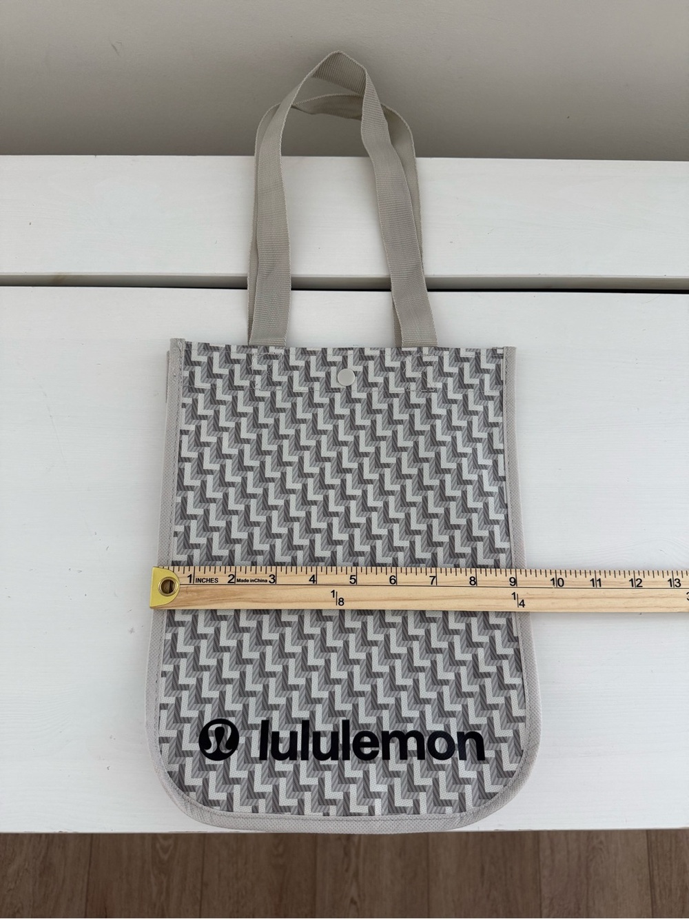 Lululemon Gray Geometric Reusable Tote Bag - Picture 6 of 6